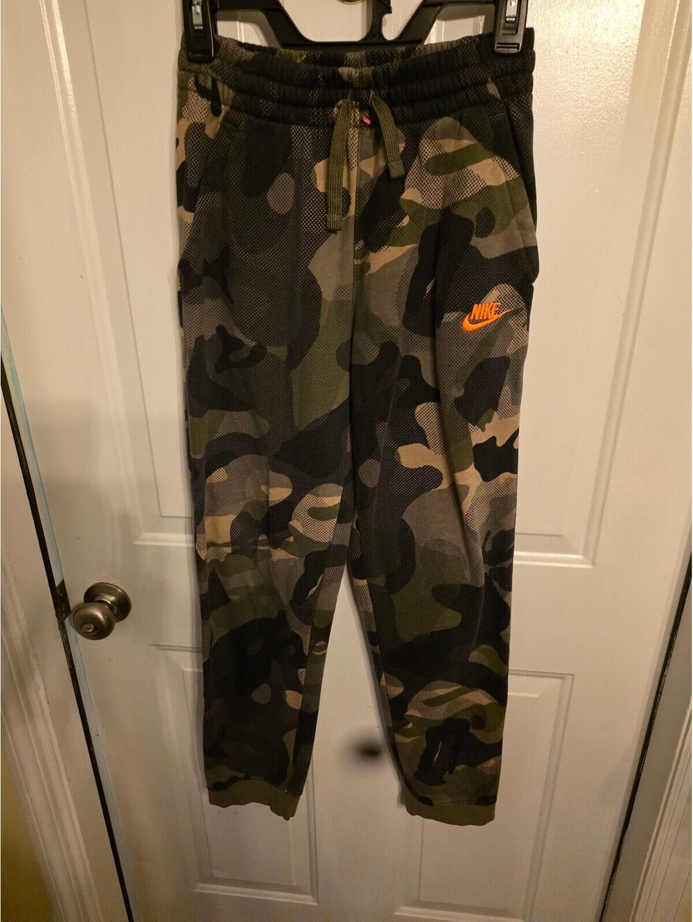 Nike youth XL Camouflage Jogger Sweatpants with Orange Logo